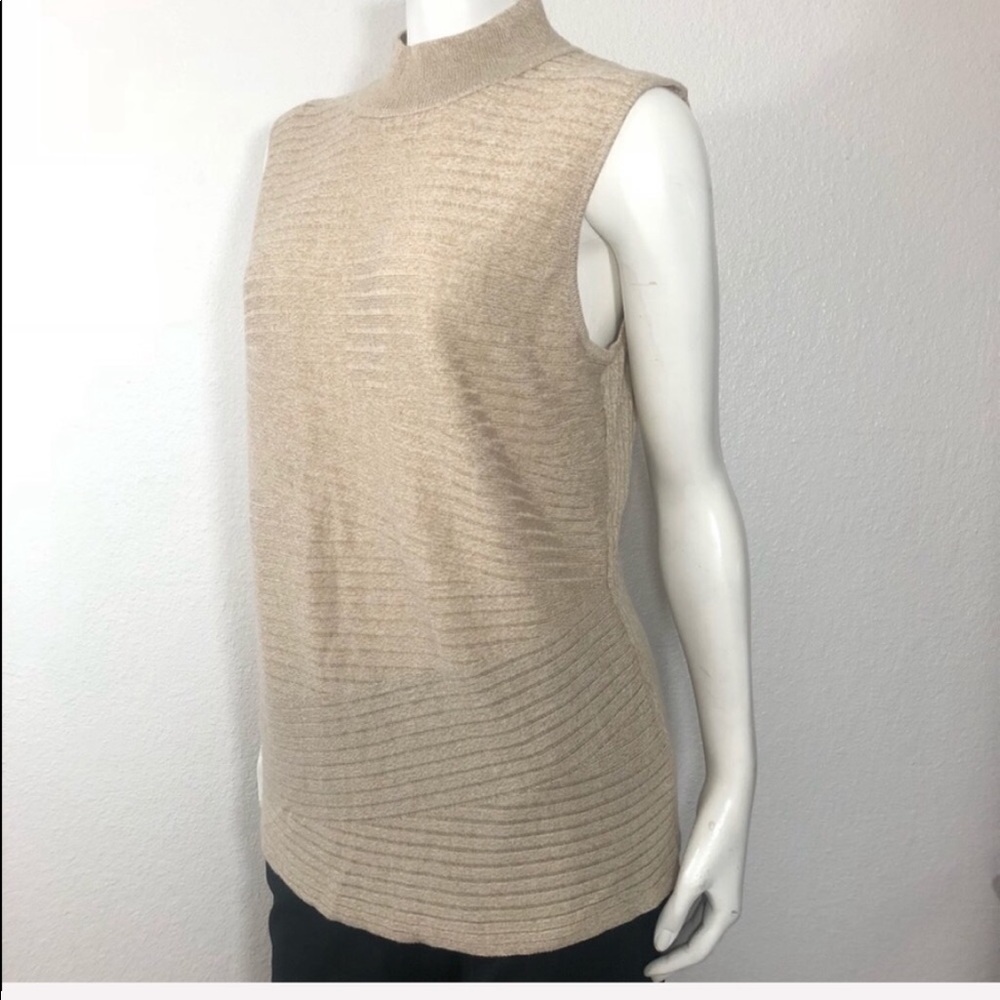 DANA BUCHMAN SLEEVELESS MOCKNECK CREAM TOP L